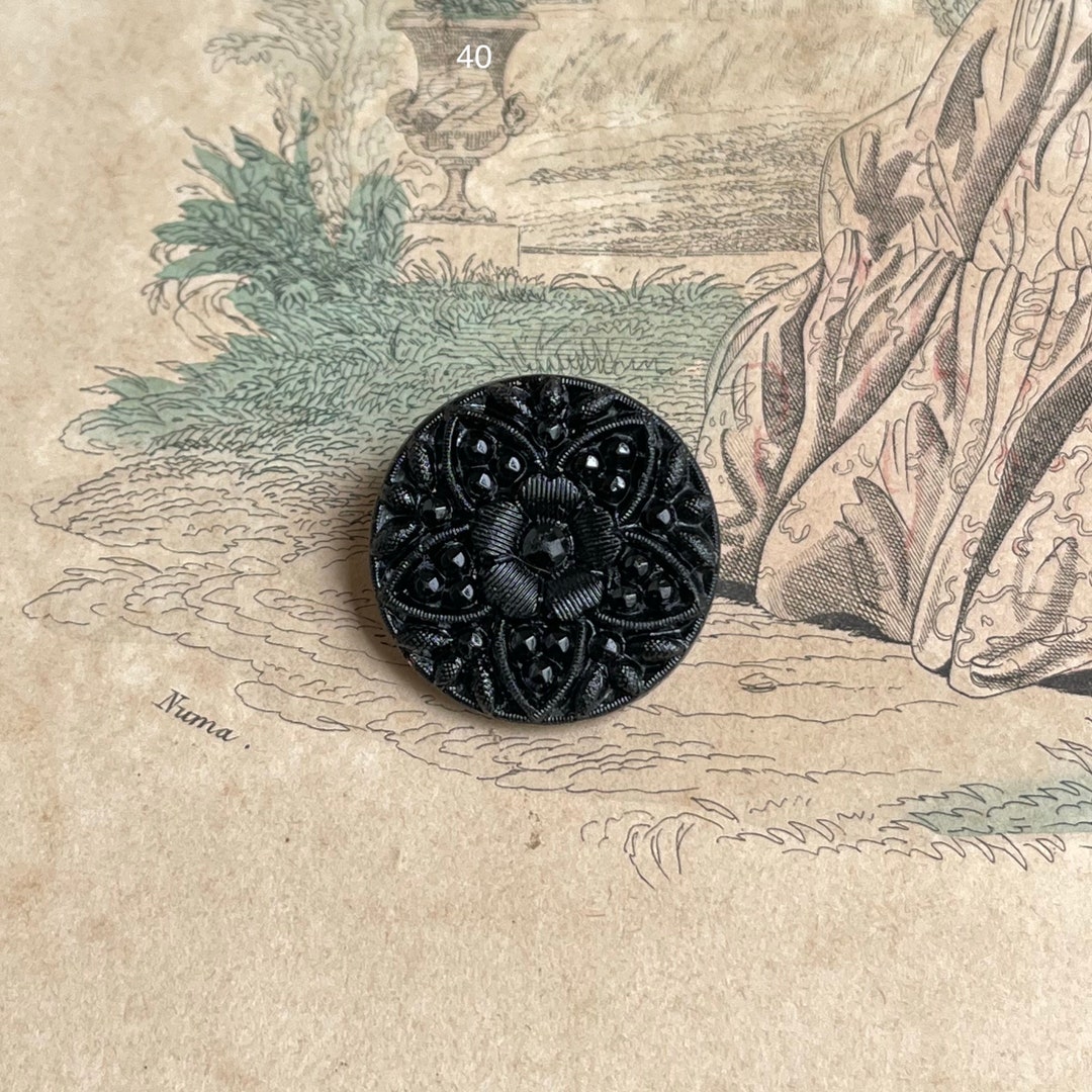 Bouton Ancien Parfumé En Velours - Diamètre 28mm - Fin 19ème / Début 20ème Siècle - Collection