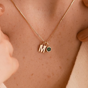 Collier initial avec pierre de naissance, collier de pierre de naissance avec chaîne, collier lettre avec pierres précieuses délicates, cadeau personnalisé, cadeau de fête des mères