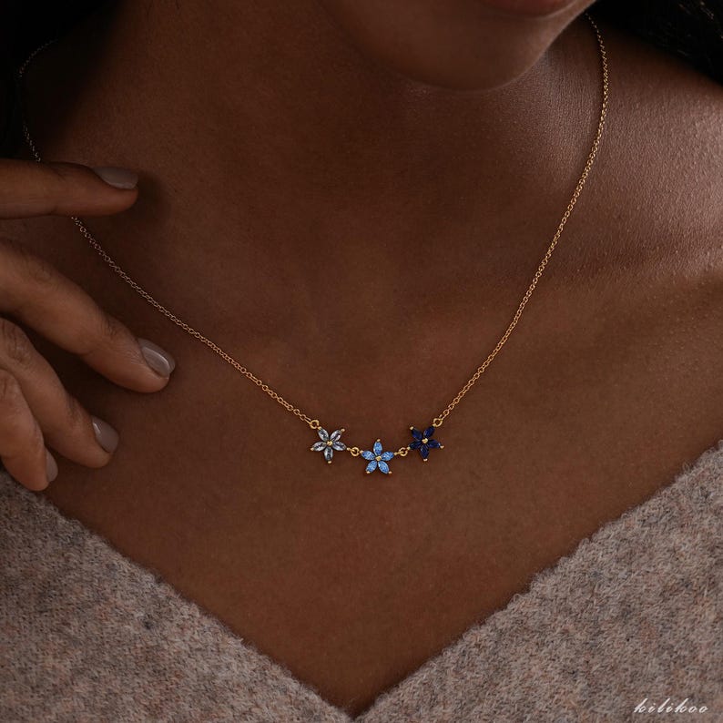 Dainty Flower Birthstone Necklace, Custom Family Birthstone Necklace, Floral Birthstone Pendant, Birthday Gifts for Grandma, Christmas Gifts