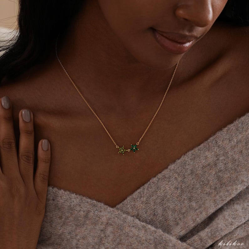Dainty Flower Birthstone Necklace, Custom Family Birthstone Necklace, Floral Birthstone Pendant, Birthday Gifts for Grandma, Christmas Gifts