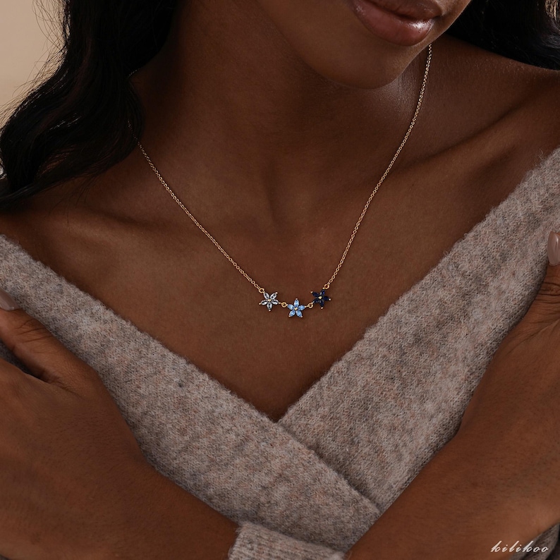 Dainty Flower Birthstone Necklace, Custom Family Birthstone Necklace, Floral Birthstone Pendant, Birthday Gifts for Grandma, Christmas Gifts