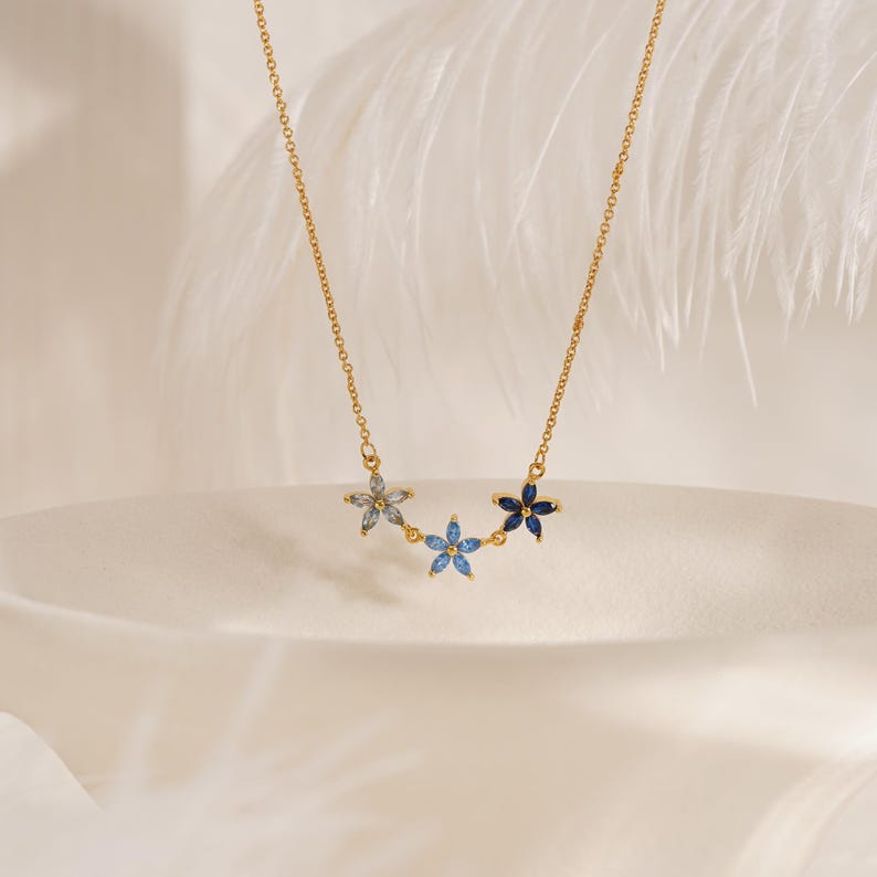 Dainty Flower Birthstone Necklace, Custom Family Birthstone Necklace, Floral Birthstone Pendant, Birthday Gifts for Grandma, Christmas Gifts