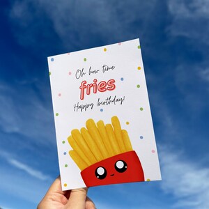 Oh How Time Fries gelukkige verjaardagswenskaart. Voedsel woordspeling, schattig, grappig, kawaii. Afdrukbaar + blanco