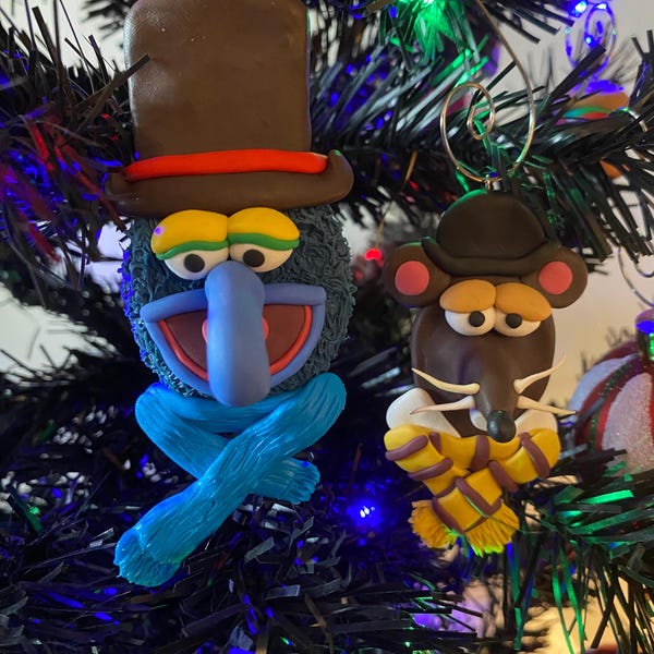 Adornos navideños de Gonzo y Rizzo con los Muppets Christmas Carol