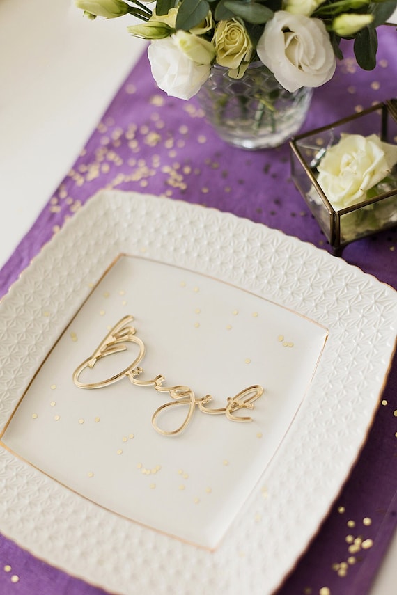 Acrylic Wedding Place Cards: Custom Elegant Table Decor