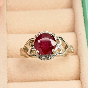 Bague tendance de créateur en rubis rouge, bague de fiançailles en rubis pour femme, bague d&#39;anniversaire unique avec pierres précieuses rouges, bague cadeau personnalisée pour elle, cadeau