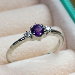 Purple Amethyst Engagement Ring, Dainty Promise Ring, Purple Gemstone Ring for Women, Proposal Ring, Handmade Jewelry, Unique Gifts for her
