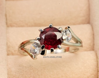 Einzigartiger Rubin Ring, Rubin Vorschlag Ring für Frauen, Sterling Silber, Juli Geburtsstein, Rundschliff Roter Edelstein Ring, Geburtsstein Schmuck, Geschenkring