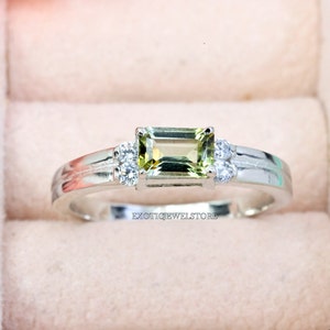 Baguette Tourmaline Ring, Green Tourmaline Solitaire Ring, October Birthstone Promise Ring, Minimalist Ring for Women, Fine Jewelry, Antique