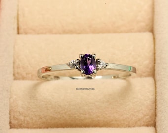 Minimalist Amethyst Ring - Sterling Silver Purple Gemstone Jewelry - February Birthstone Dainty Promise Ring - Elegant Gift for Her