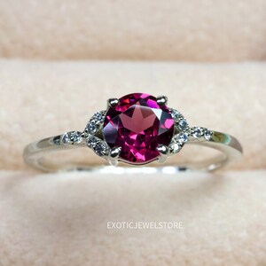 Red Garnet Ring, Sterling Silver Garnet Ring, January Birthstone Ring, Round Cut Stone Ring, Gemstone Jewelry, Unique Gift Ring, Jewelry