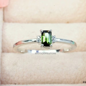 Green Tourmaline Engagement Ring- Sterling Silver Natural Gemstone Ring- Minimalist Solitaire Ring for Women- Statement Ring- Gifts for her