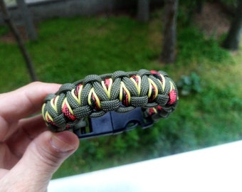 Paracord Bracelet with  Firestarter Clip | Cord Outdoor Armband | Unique Survival Wristband  | Best Patriotic Gift