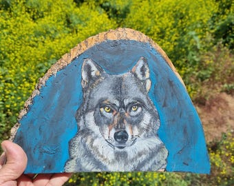 Wolf Acrylic Painting on Wood Slice: Rustic Wildlife Wall Art - Woodland Decor