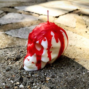 Blood drip skull candle