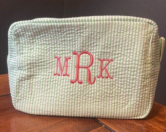 Gepersonaliseerde geborduurde rits tas make-up toilettas alles tas seersucker monogram middelbare school college afstuderen cadeau meisje jongen