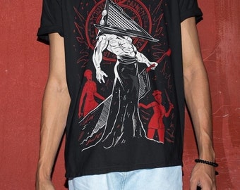 サイレントヒル2 ピラミッドヘッドユニセックスTシャツM/L/2XL Pyramid Head Silent Hill V2 Premium Unisex T-shirt - Etsy