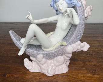 Vintage 1983 Lladro Moon Glow Figurine