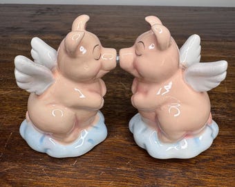 NIB Flying Angel Pigs Kissing Salt and Pepper Shakers