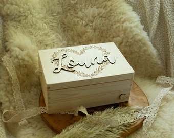 Boîte à souvenir en bois avec nom 3D,  cadeau de naissance personnalisé, Souvenir personnalisé nouveau-né, bébé,fleurs, coeur