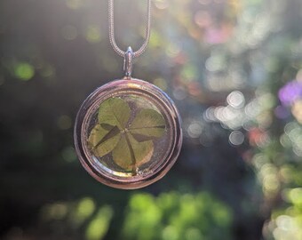 本物の四つ葉のクローバーロケットペンダント - Etsy 日本