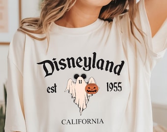 Retro Disneyland Halloween Shirt,Disneyland Sweatshirt,Halloween Sweatshirt,Mickey Halloween Tee,Disneyland Vacation Shirt,Cute Ghost Shirt