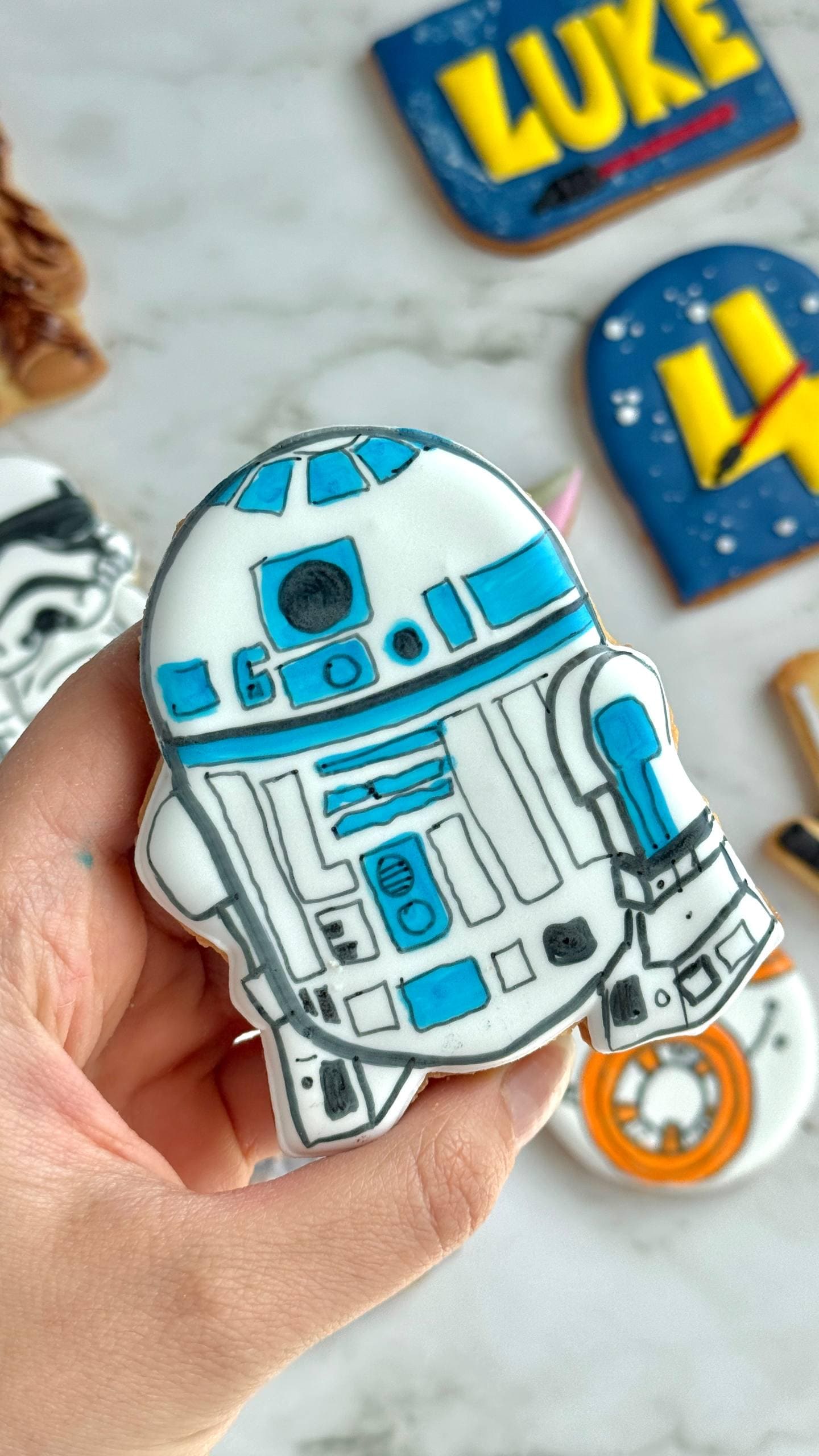 スター・ウォーズのバースデークッキーをカスタマイズ – ベビーヨーダ