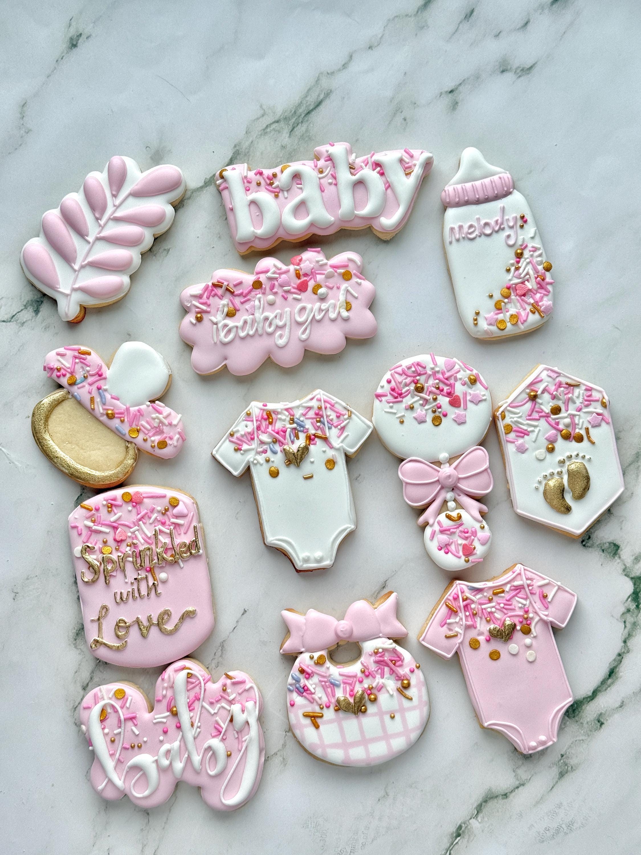 愛を込めて作られたベビーガールシャワークッキー - ピンク色の