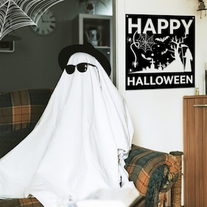 Personalisierte Halloween Metallschilder, Halloween Hexen Dekorationen, Individuelle gruselige Nachname Wandkunst, Modernes Einweihungsgeschenk