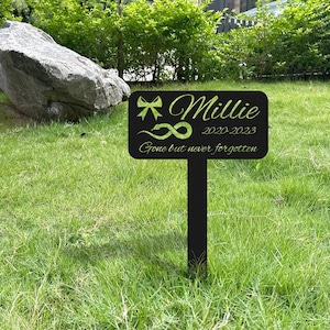 Pet Grave Markers, Personalized Pet Memorial Stake, Pet snake with Stakes Garden Sign,Remembrance Stake,Custom Garden Name Sign,Garden Decor