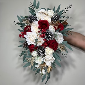Hochzeit Kaskaden Weihnachtsstrauß Kaskaden Weiß Winter Rot Weihnachten Braut Ivory Rustikal Brautjungfern Blumenstrauß Gold Weihnachtsbaum Tannenzapfen