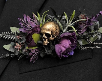 Boutonnière de poche en forme de crâne violet, boutonnière carrée gothique florale pour mariage, fleur de revers pour les garçons d'honneur, fleur alternative prune noire pour Halloween