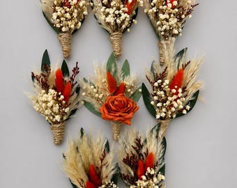 Terrakotta-Hochzeits-Boutonnière, Hochzeit-Herbst-Bräutigam-Boutonnière, Gebrannte Orange-Rose-Trauzeugen-Boutonnière, Revers-Männer-Blumen-Baby-Atem