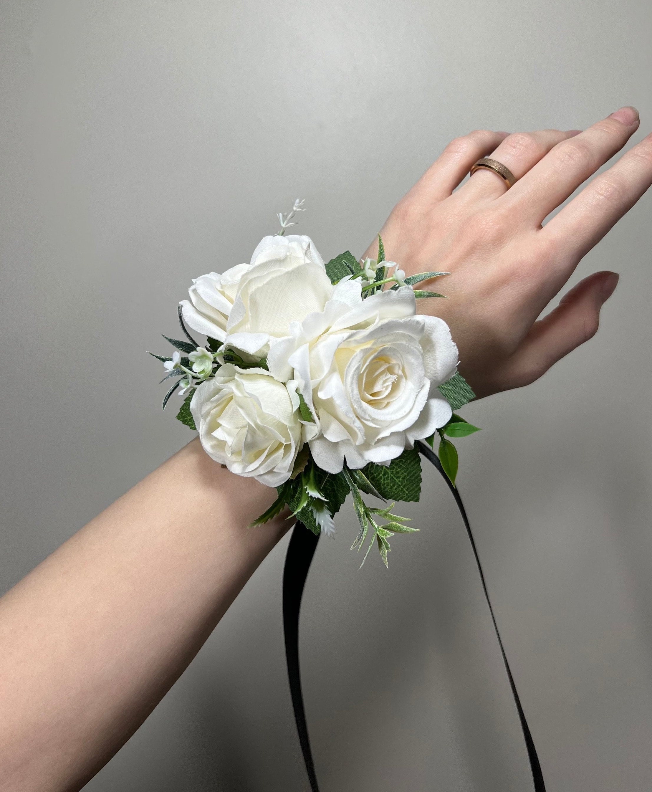 Daisy Corsage - Etsy