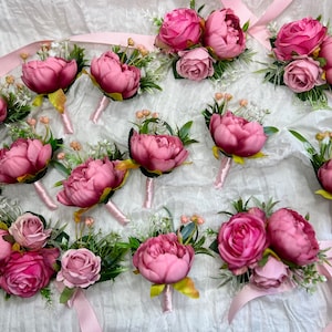 Pink Boutonnière Wedding Wrist Corsage Fuchsia Bridesmaids Corsage Viva Magenta Boutonniere Pink Corsage Dusty Rose Artificial Flowers