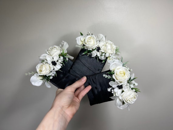 How much does a boutonniere cost discount