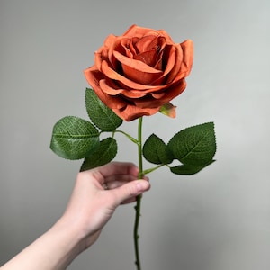Verbrande oranje kunstbloemen, rozenkop, terracotta, roestbruin, hoogwaardige nep-rozen met steel voor bruiloft, woondecoratie, zijden bruidsaccessoires, decoratief