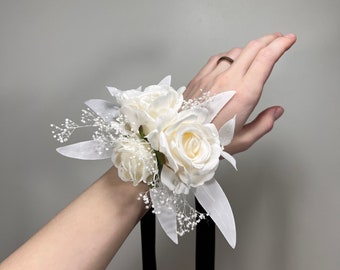 リストコサージュ ブートニア リストフラワー メンズ ブートニア、ウェディングコサージュ、手作り人工コサージュ、ウェディングフラワー 手首のコサージュ  ブートニア 手首の花 新郎のブートニア 1個 男性用ブートニア 花婿の付添人 ブートニア コサージュ ブローチ 人 ... リストコサージュ ブートニア リストフラワー メンズ ブートニア、ウェディングコサージュ、手作り人工コサージュ、ウェディングフラワー