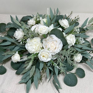 White Centerpiece Wedding Ivory Table Round Centerpiece White Circle Centerpiece Table Decor White Sweetheart White Eucalyptus Sage
