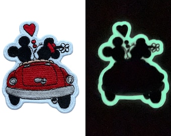 GLOW in THE DARK - Mickey & Minnie Kissing | Valentine's Day | Love in the Air | Glow Glow Glow | Iron-on patch | Valentine's Celebration.