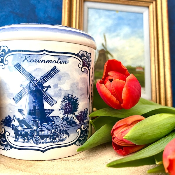 Vintage Delft bonbonniere, Delft biscuit jar, Dutch canister, Delfts blauwe koekjestrommel, stroopwafel box, made in Holland