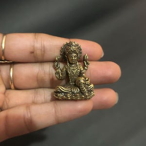 Maa Laxmi Brass Idol for Home Temple Goddess Lakshmi Wealth Statue Antique Brass Hindu Decor Dhanteras Diwali Gift Murti Brass Maa Laxmi