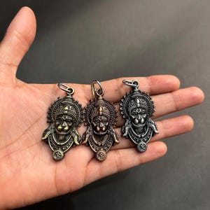 Hanuman Ji Pendant | Hindu Lord Hanuman Locket for Protection & Strength | Bajrangbali Amulet | Metal Spiritual Necklace | Pooja Gift