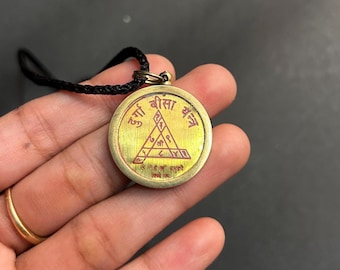 Durga Bisa Yantra Colgante Maa Durga Foto Locket Durga Bisa Yantra con Protección Mantra Kavach Durga Yantra Colgante Durga Colgante