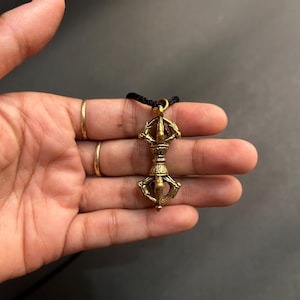 Vajra Pendant Brass Buddhist Thunderbolt Amulet Dorje Necklace for Protection & Power Tibetan Symbol Jewelry Spiritual Gift
