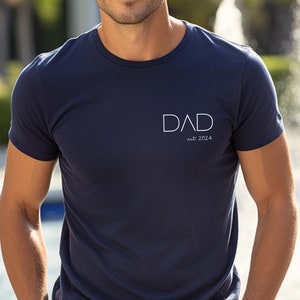 T-shirt papa personnalisé avec nom et année, cadeau à capuche père, annonce futur papa, fête des pères, sweat-shirt papa chiné marine image 1