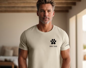 Dog Dad T-Shirt personalisiert mit Name und Jahreszahl, Dog Dad T-Shirt  Arm Geschenk, Hunde Papa Ankündigung, Cooles Pfötchen T-Shirt