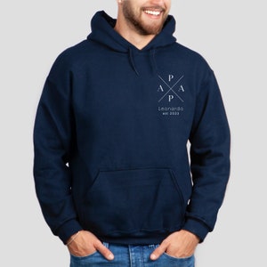 Papa Hoodie personalisiert mit Name und Jahreszahl, Vater T-Shirt Geschenk, werdender Papa Ankündigung, Vatertag, Cooles Papa Sweatshirt Bild 8