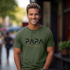 Papa T-Shirt personalisiert mit Name, Vater Hoodie Geschenk, werdender Papa Ankündigung, Vatertag, Cooles Papa Sweatshirt, bester Papa Bild 6