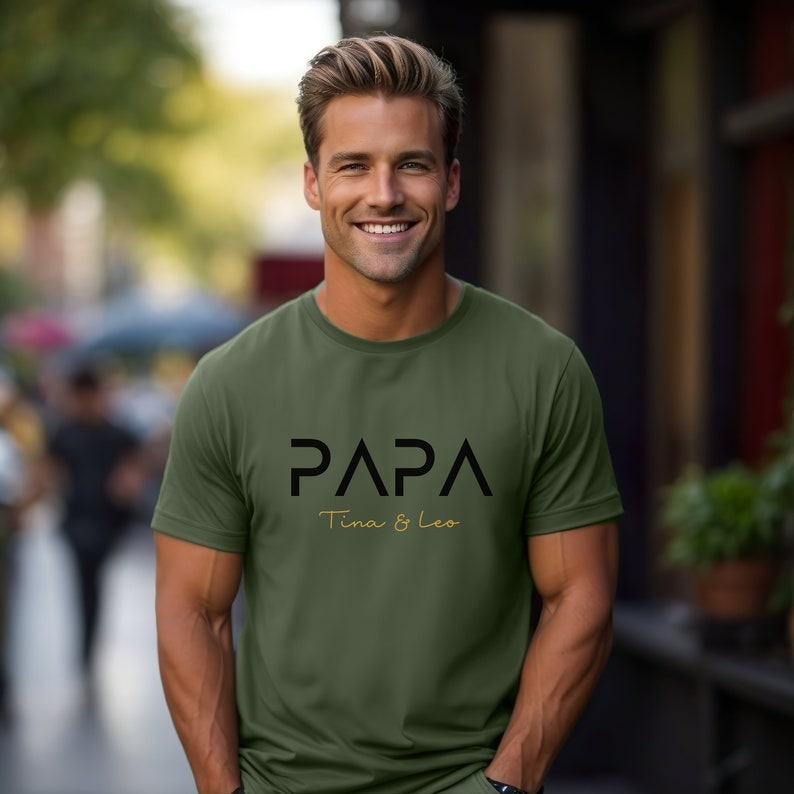 Papa T-Shirt personalisiert mit Name, Vater Hoodie Geschenk, werdender Papa Ankündigung, Vatertag, Cooles Papa Sweatshirt, bester Papa Bild 6